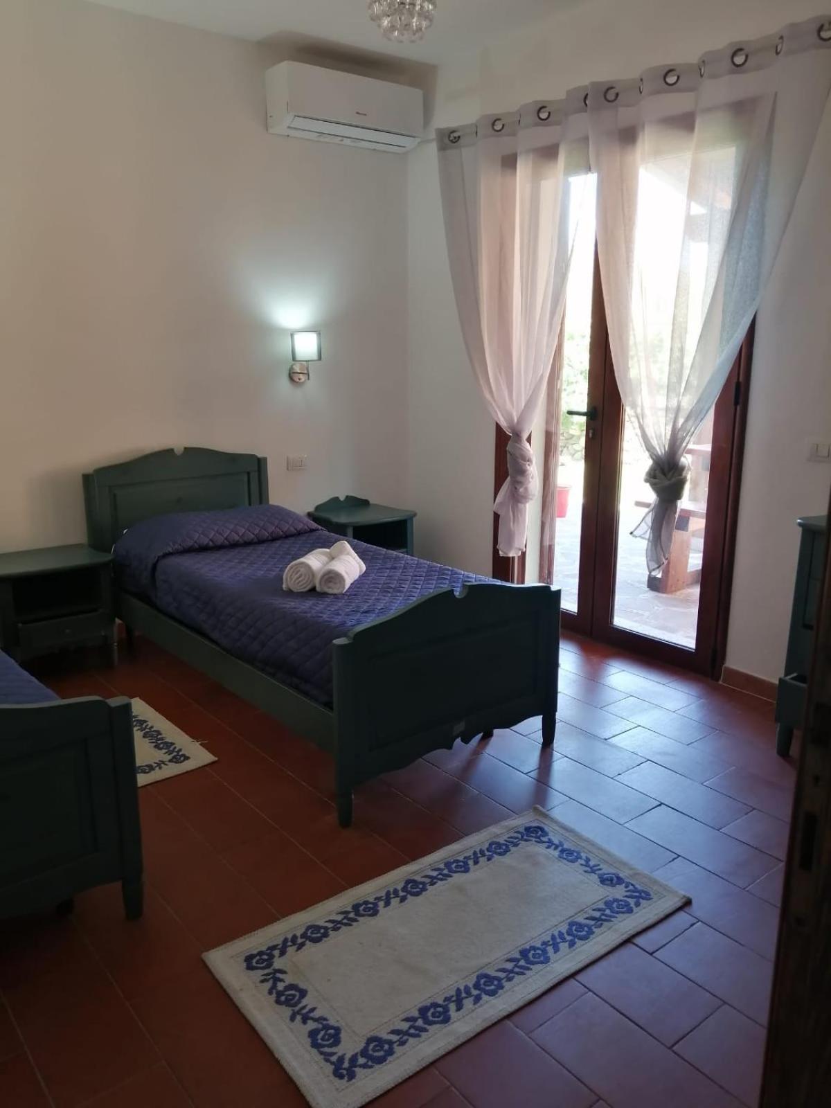 B&B Da Tizy San Teodoro  Exterior photo